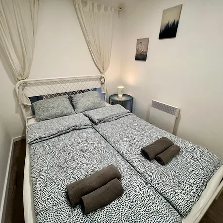 Διαμέρισμα Miko Next To Castle District