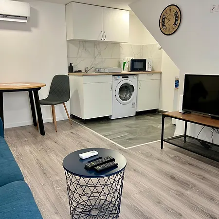 Апартаменты Miko Next To Castle District