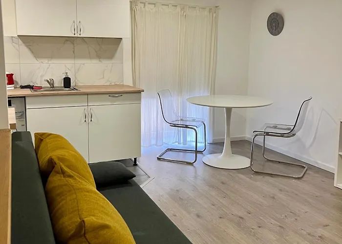 Miko Next To Castle District Daire *